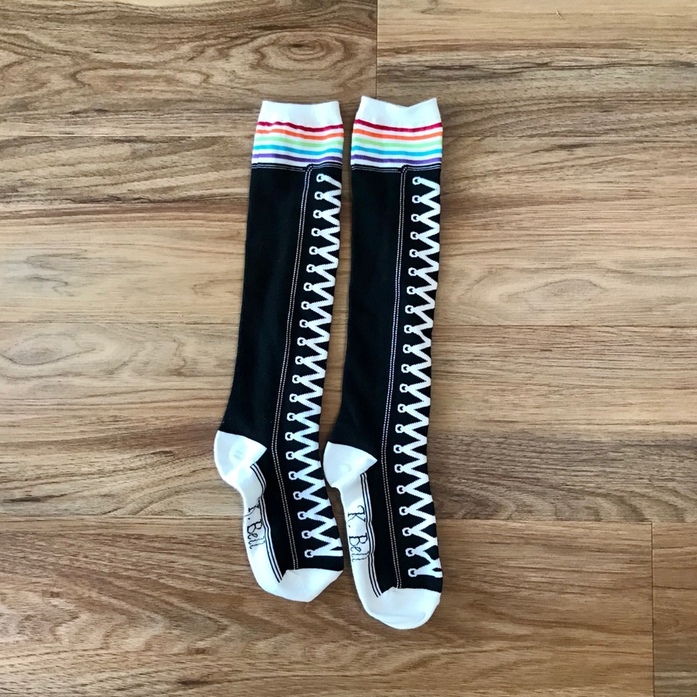 GIFTED! Free with purchase High-Top Sneaker Socks - Picture 2 of 3
